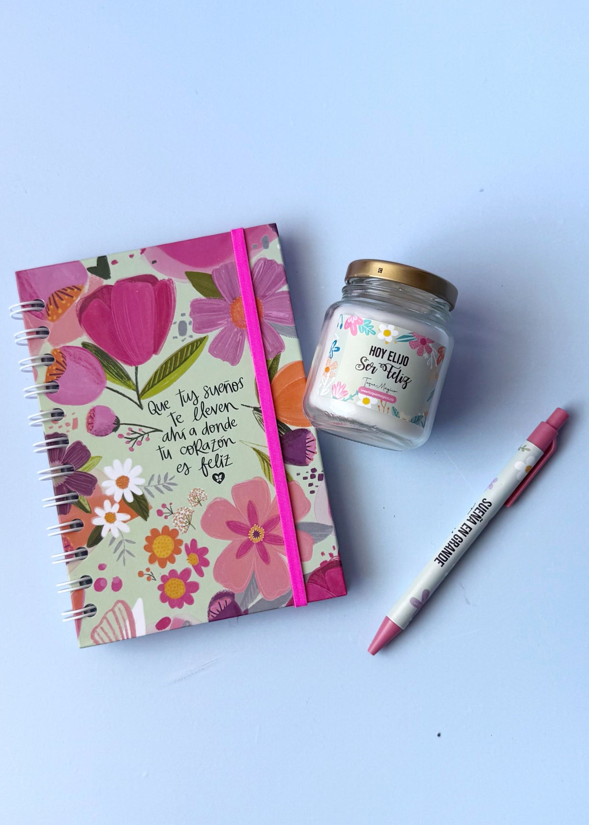 vela aromatica con cuaderno